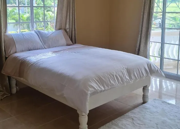 3-bed Sea View House In Priory St Ann Holiday home Ocho Rios