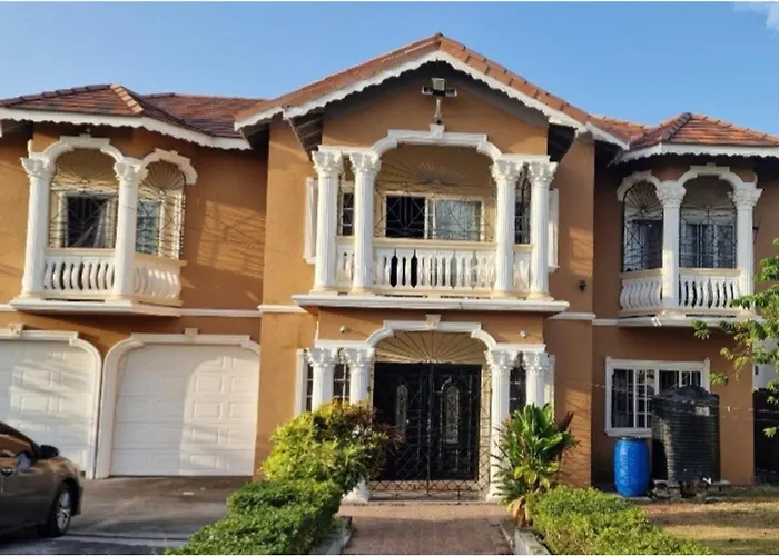 3-bed Sea View House In Priory St Ann Holiday home Ocho Rios
